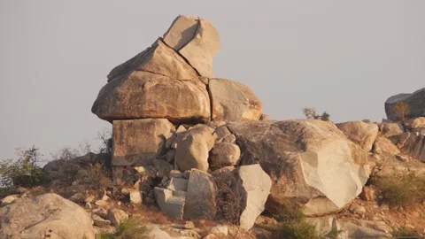 Large brown rocks on the top of mountain, Rocks at the top of hill Vídeo Stock 151938408