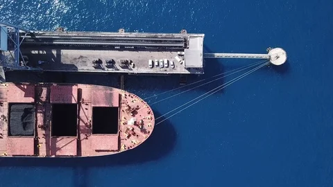 Large bulk carrier ship sailing in open oceanl  - aerial 4k view Video stock 111163719
