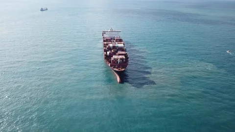 Large bulk carrier ship sailing in open oceanl  - aerial 4k view Video stock 111192354