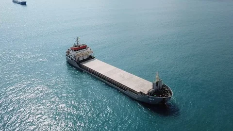 Large bulk carrier ship sailing in open oceanl  - aerial 4k view Video stock 111740775