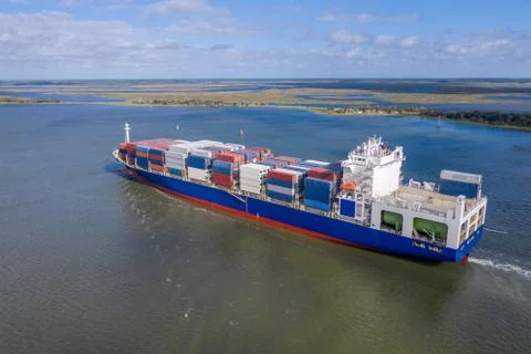 Large cargo ship 库存照片