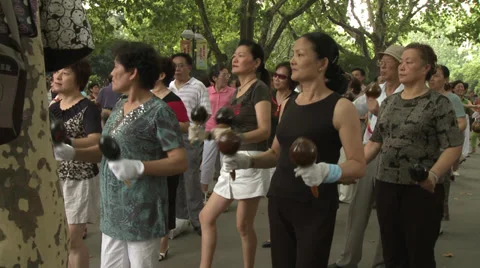Large class of dancers with Maracas Stock Footage 37703903