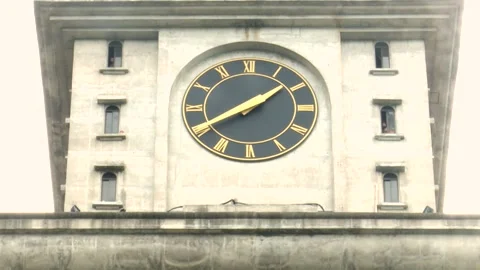 Large Clock Tower in Daylight Stockbeeldmateriaal 321465629