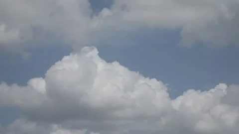 Large Clouds 動画素材 136336025