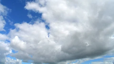 Large clouds, time lapse, seamless loop, blue sky. Video stock 8691746
