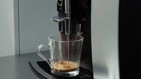 Large Coffee 스톡 동영상 207922735