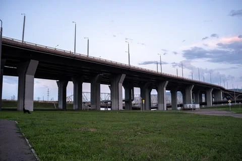 Large concrete support columns for a bridge or elevated roadway 스톡 사진