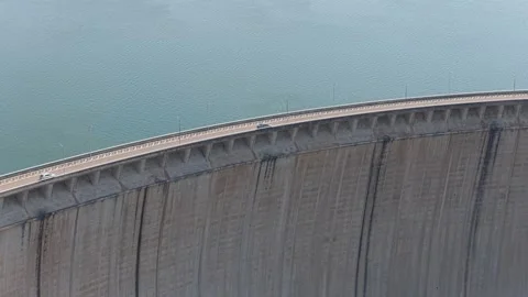 Large conrete wall of a dam with barrier lake (Presa de Almendra, Spain) Video stock 326861273