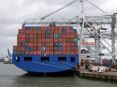 Large container cargo ship at the port in Rotterdam Foto stock