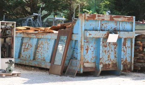 Large container for the collection of material to be recycled in the munici.. 스톡 사진