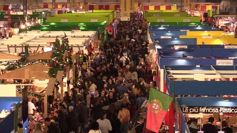 Large Crowd Of Busy exhibition Stock Footage 71617827