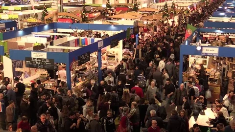 Large Crowd Of Busy exhibition Stock Footage 71619089