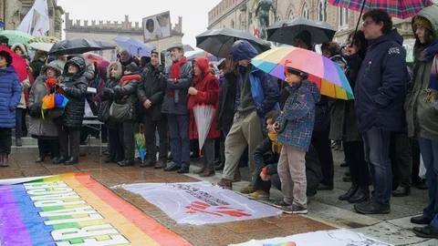 A large crowd listening to a speech against Salvini's politics Stock Footage 102231909