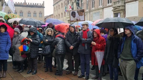 A large crowd listening to a speech against Salvini's politics Stock Footage 102232081