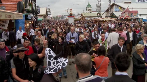 Large Crowd Oktoberfest Vidéo 43702059
