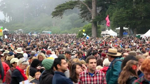 Large Crowd Outdoors Static Video stock 884119