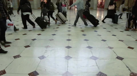 Large crowd walking on a patterned floor at Union Station in Washington DC Stock Footage 63319662