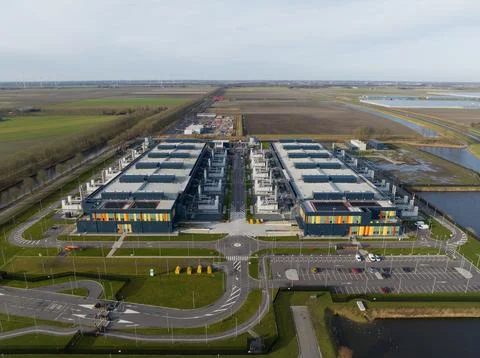 Large data center campus supporting cloud computing infrastructure Stock Photos