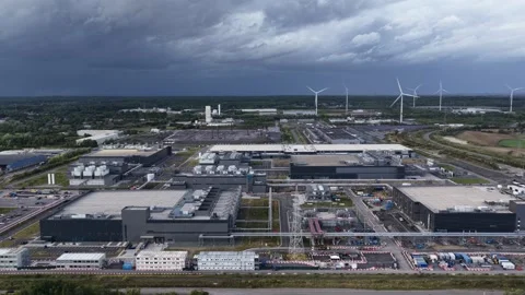 Large data center facility, Coud services, big data and artificial Stockbeeldmateriaal 317843014