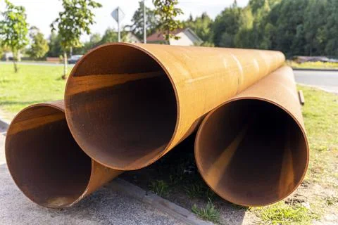 Large diameter pipes, Large rusty metal pipes Foto stock