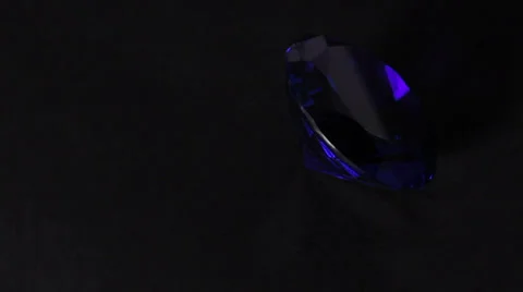 Large diamond or sapphire gem rotating Video stock 33647428