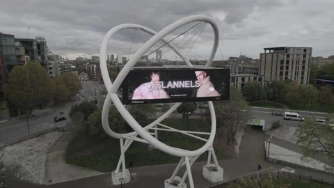 Large digital display with advertisements in centre of Wandsworth Roundabout Stock-Footage 167930017