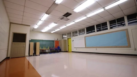 Large Empty Pre-K Classroom Tilt Down 스톡 동영상 315224646