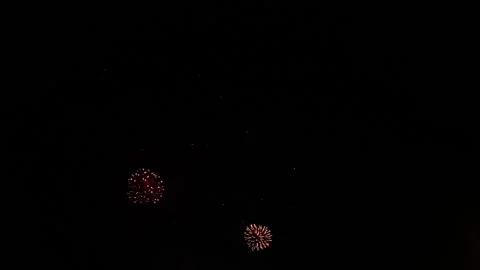 Large fireworks of different colors Vídeos de archivo 86934191