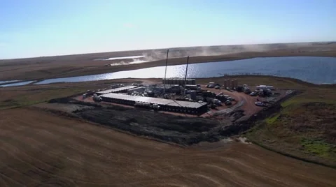 Large Fracking Operation Aerial up Close Видео 49474399