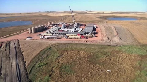 Large Fracking Operation Aerial Wide Видео 49474588