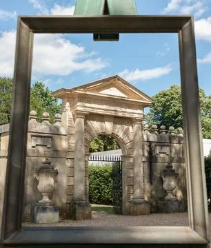 The large frame aligns with the view of the Inigo Jones Gateway, which is l.. 写真素材