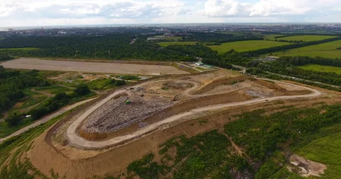 Large garbage mountain, a city dump. 스톡 동영상 171350376
