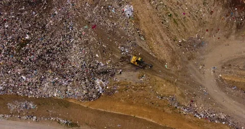 Large garbage mountain, a city dump. 스톡 동영상 171351091