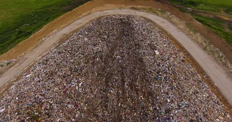 Large garbage mountain, a city dump. 스톡 동영상 171352651