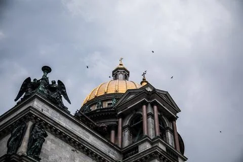 A large, impressive building featuring a dome atop its structure Stock Photos