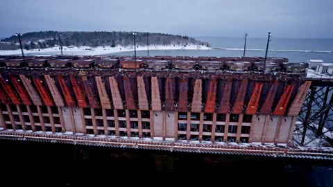 Large iron ore export dock in Northern Michigan on Lake Superior. Vídeos de archivo 341381468