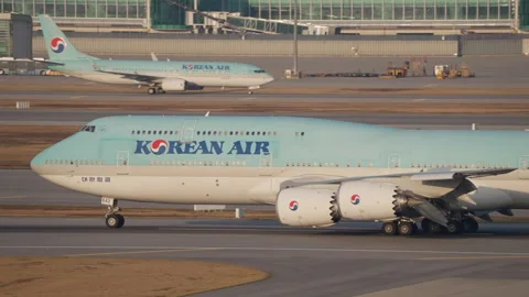 Large Korean Air Boeing 747 Passenger Airplane Taxi, Boeing 737, Seoul Airport Stock Footage 256994886