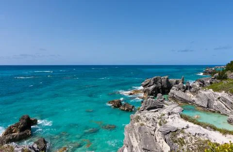 Large Limestone rock cliffs in Bermuda at Horseshoe Bay beach Southampton Stock Photos