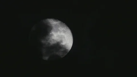 Large Moon In The Sky With Clouds At Night. 스톡 동영상 92325187