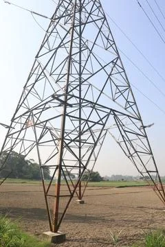 Large Multi-Functional Electric Power Transmission Tower Foto stock