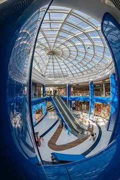 Large, multi-level shopping mall in Kyiv, Blockbuster Mall Domed ceiling wi.. Foto stock