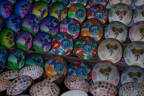 A large number of beautiful plates with patterns on the Thai market. Thai Cul Stock Photos