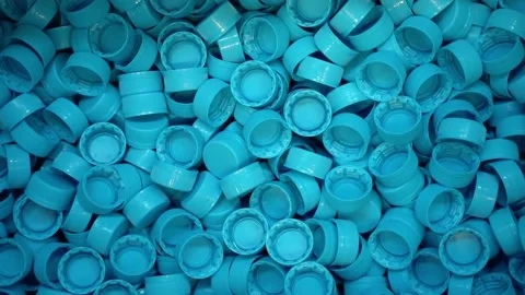 A large number of plastic bottle caps in a pure spring water bottling plant 库存影片 149673371