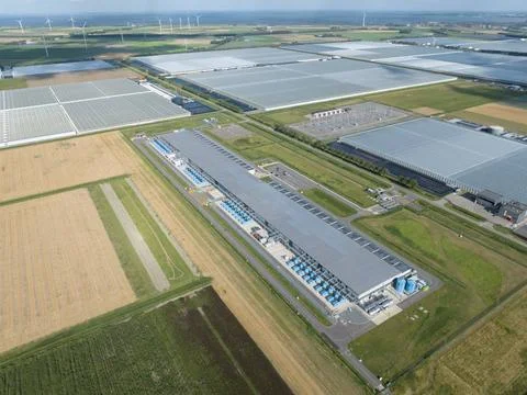Large online search engine datacenter in Middenmeer, the Netherlands. Larg... 库存照片