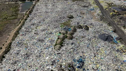 Large Open Garbage Dump Seen From Above Vídeo Stock 345134836