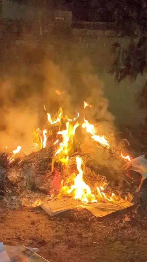 A large outdoor fire. Stock Footage 321624502