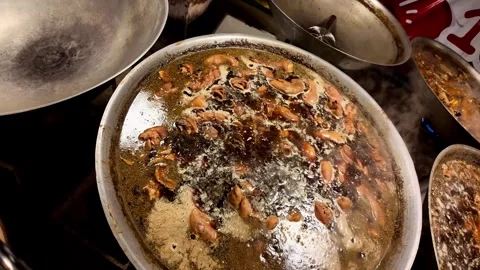 Large Pot of Braised Pork Offal Simmering in Rich Broth at Thai Food Market 库存影片 340352558