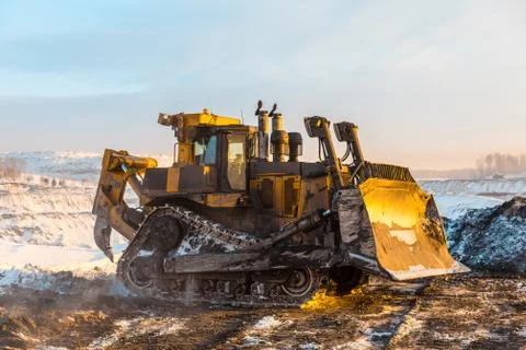 Large quarry dump truck. Loading the rock in dumper. Loading coal into body Stock-Fotos