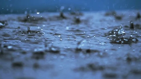 Large raindrops in slow motion. 스톡 동영상 120030212