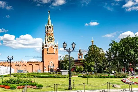 A large red building with a clock tower in Kremlin in Moscow Russia Foto stock